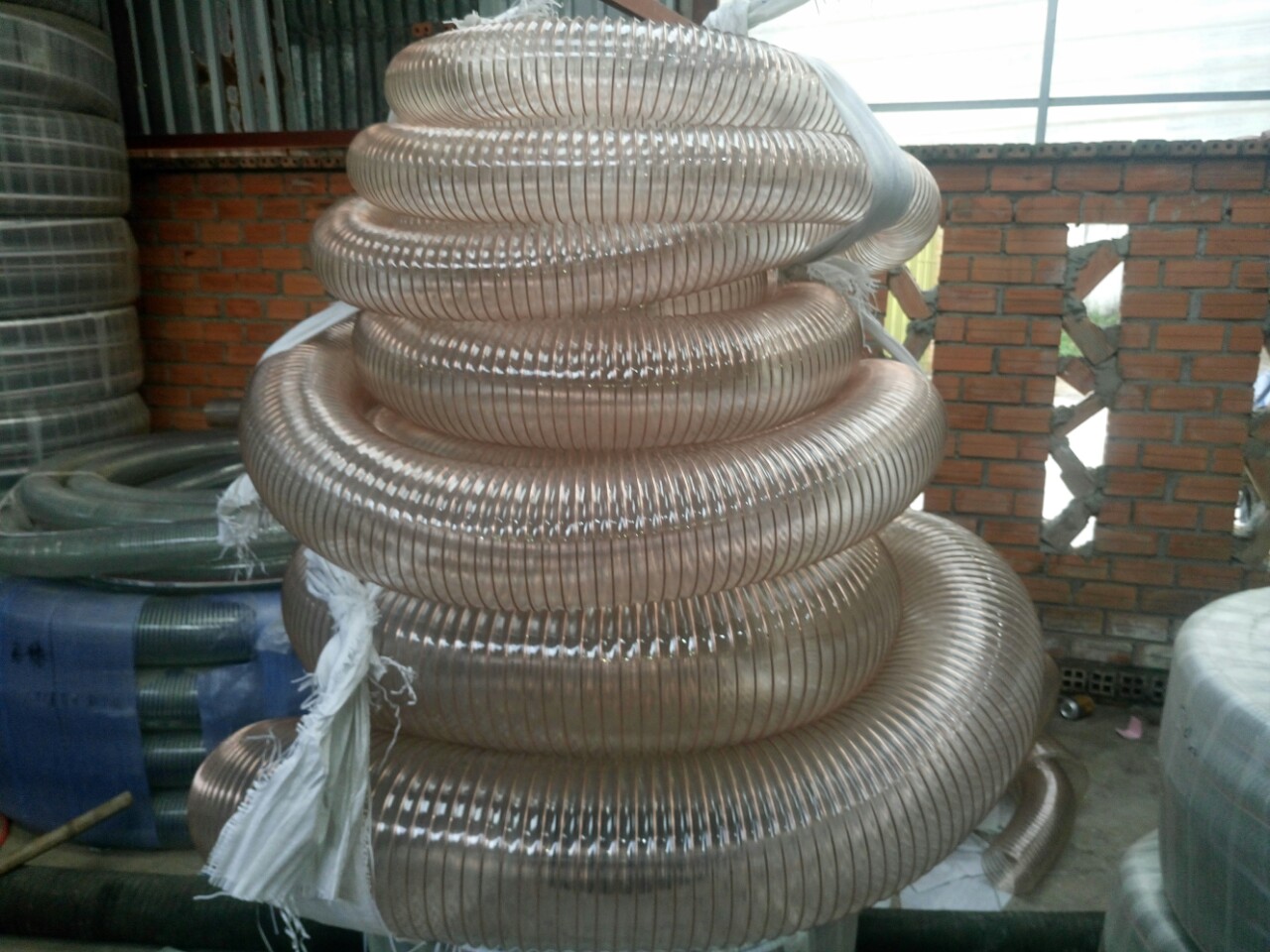 Ống nhựa Pu hút vỏ tiêu