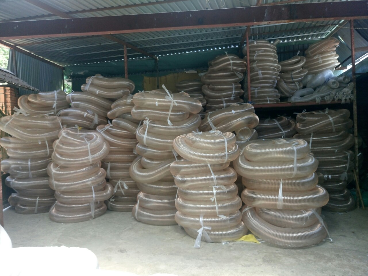 Lựa chọn ống nhựa PU lõi thép mạ đồng cho hệ thống hút xả bụi công nghiệp Lựa chọn ống nhựa PU lõi thép mạ đồng cho hệ thống hút xả bụi công nghiệp