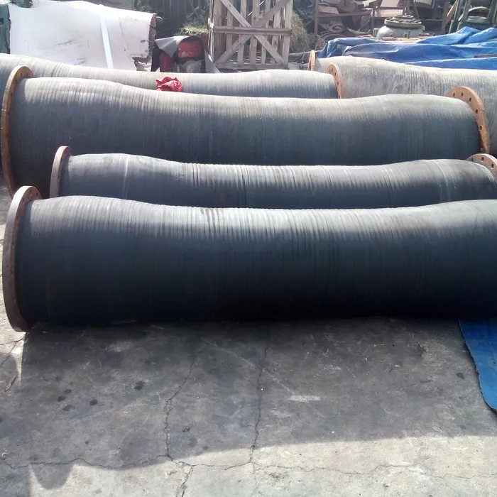 Ống cao su hai đầu mặt bích dẫn nước