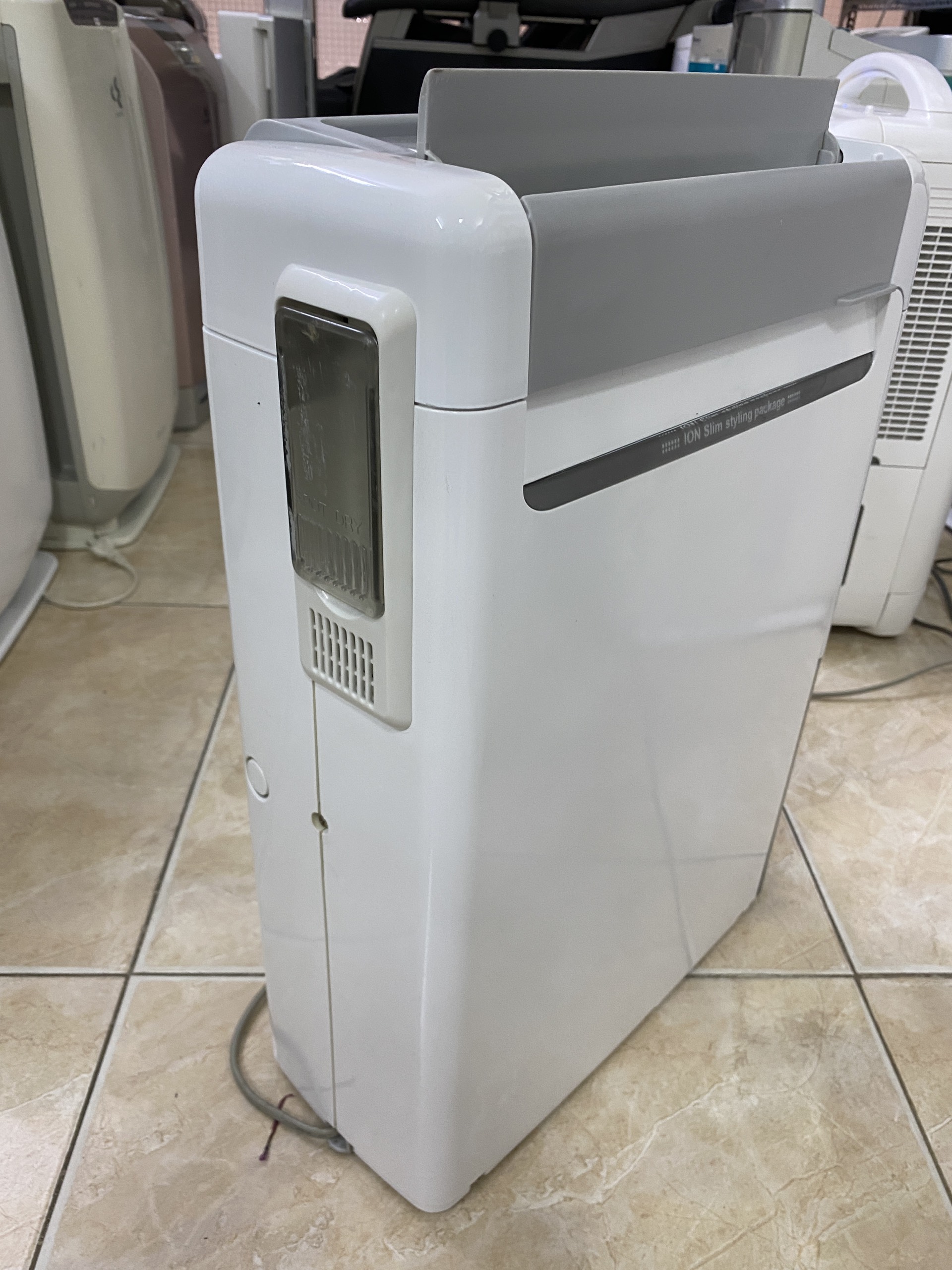 Máy hút ẩm, sấy quần áo Toshiba RAD-80DRX nội địa Nhật