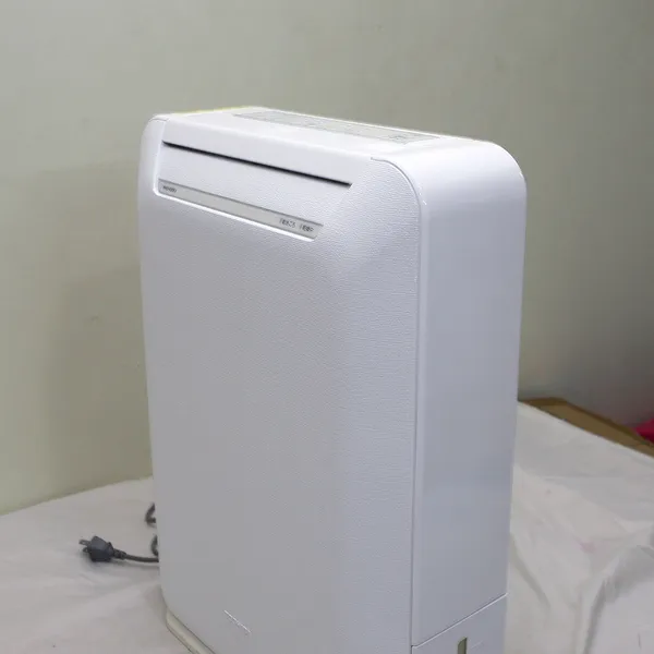 Máy hút ẩm, sấy quần áo Toshiba RAD-63DCX nội địa Nhật