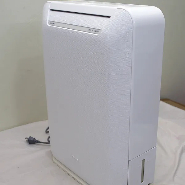 Máy hút ẩm, sấy quần áo Toshiba RAD-63DCX nội địa Nhật