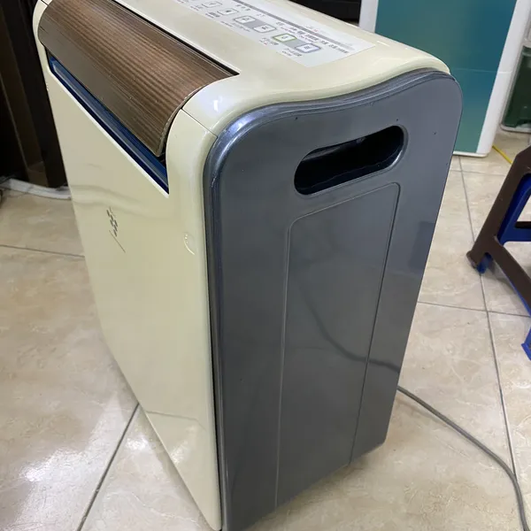 Máy hút ẩm, sấy quần áo Sharp CV-U100C nội địa Nhật