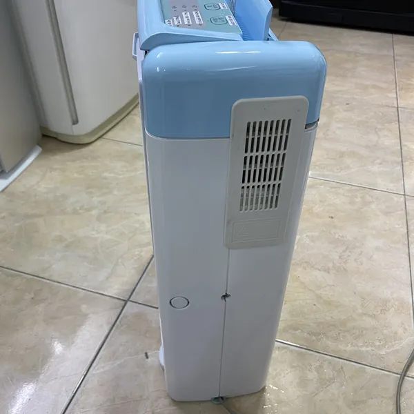 Máy hút ẩm, sấy quần áo Toshiba RAD-63DRX nội địa Nhật