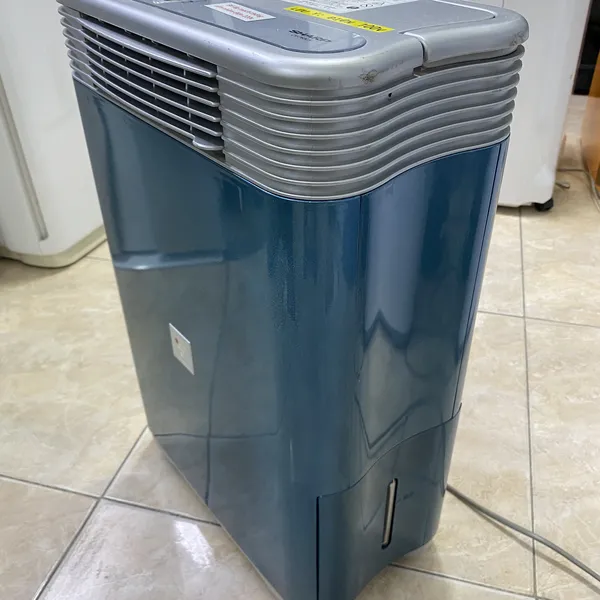 Máy hút ẩm, sấy quần áo Sharp CV-P63CX nội địa Nhật