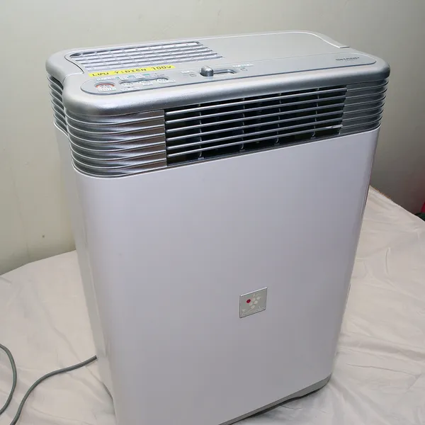 Máy hút ẩm, sấy quần áo Sharp CV-P63CX nội địa Nhật