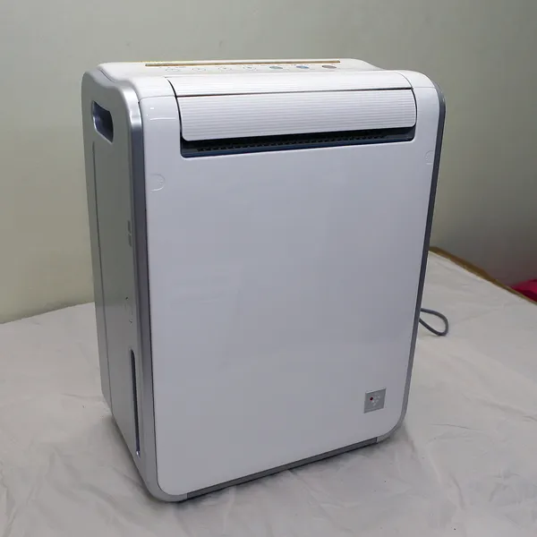 Máy hút ẩm, sấy quần áo Sharp CV-S100C nội địa Nhật