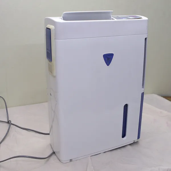 Máy hút ẩm, sấy quần áo Toshiba RAD-80ST nội địa Nhật