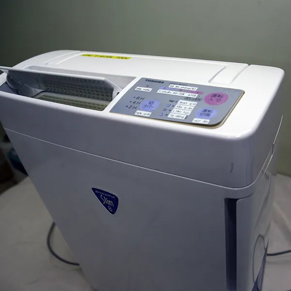 Máy hút ẩm, sấy quần áo Toshiba RAD-80ST nội địa Nhật