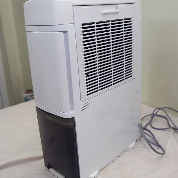 Máy hút ẩm, sấy quần áo Toshiba RAD-100ST nội địa Nhật