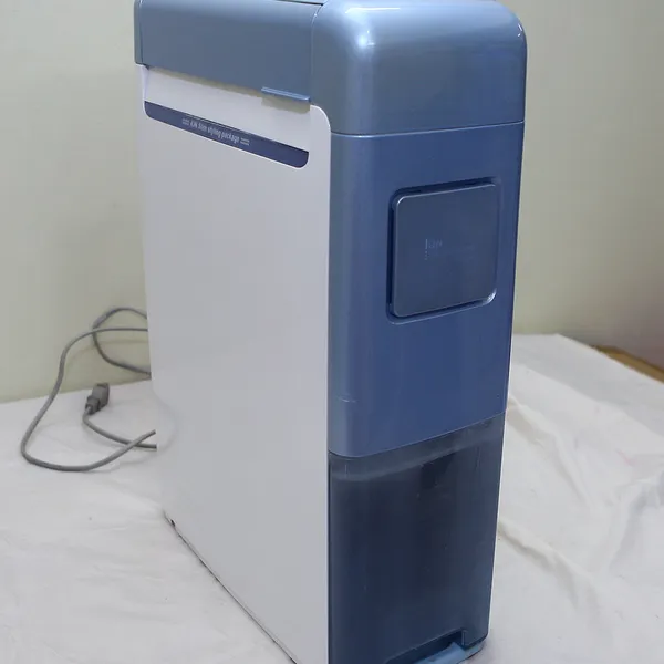 Máy hút ẩm, sấy quần áo Toshiba RAD-63DRX nội địa Nhật