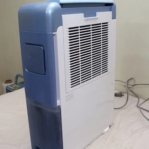 Máy hút ẩm, sấy quần áo Toshiba RAD-63DRX nội địa Nhật