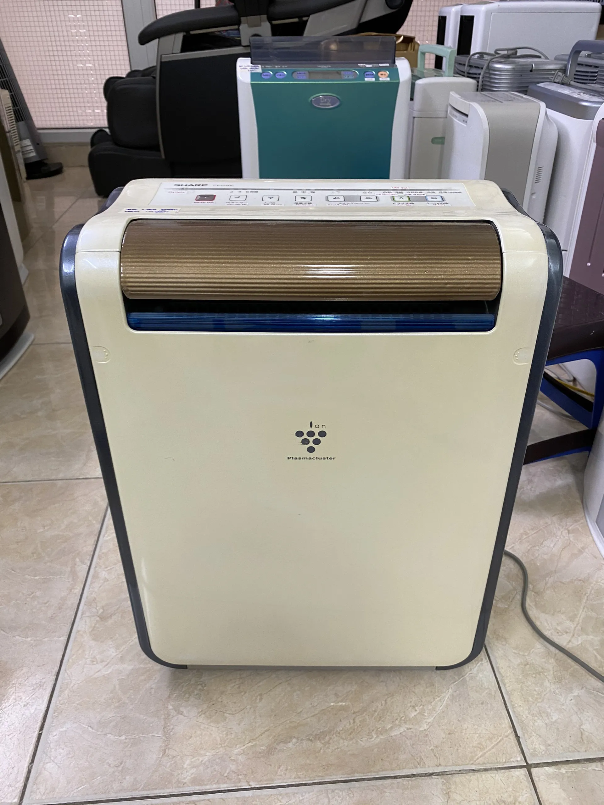 ビッグ割引 SHARP CV-U100C-W 除湿乾燥機 コンビニクーラー 引き取り 