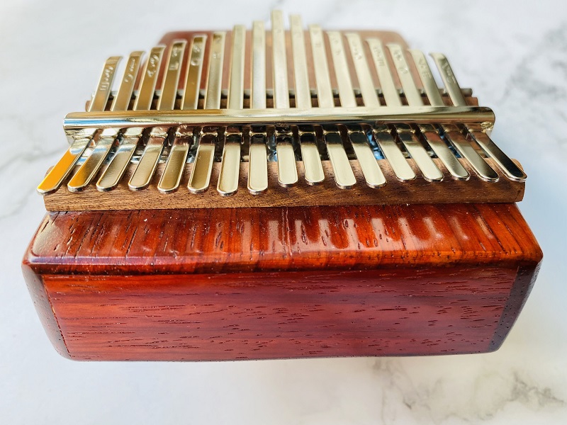 đàn kalimba 17 phím âm đáy gỗ hoa lê đỏ kalinh đàn kalimba 17 phím âm đáy gỗ hoa lê đỏ kalinh