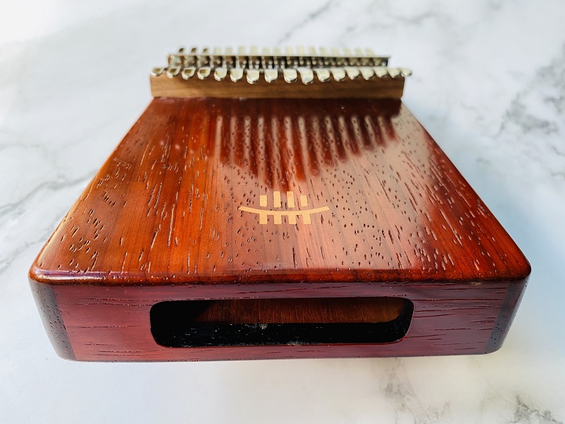 đàn kalimba 17 phím âm đáy gỗ hoa lê đỏ kalinh đàn kalimba 17 phím âm đáy gỗ hoa lê đỏ kalinh