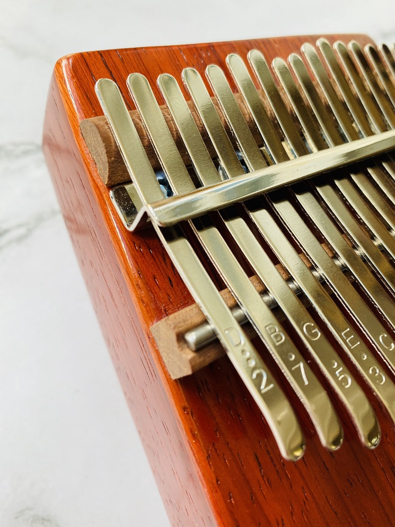 đàn kalimba 17 phím âm đáy gỗ hoa lê đỏ kalinh đàn kalimba 17 phím âm đáy gỗ hoa lê đỏ kalinh