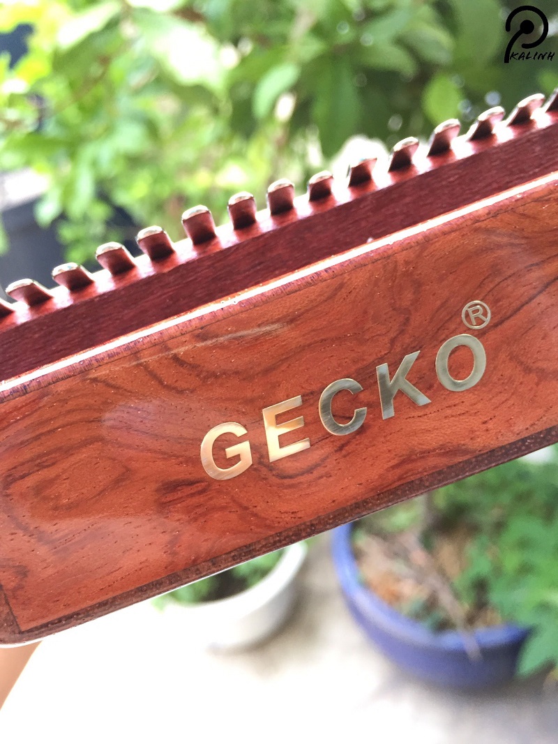 Đàn Kalimba 17 Phím Gỗ Hoa Hồng Cổ Điển Gecko KaLinh Đàn Kalimba 17 Phím Gỗ Hoa Hồng Cổ Điển Gecko KaLinh