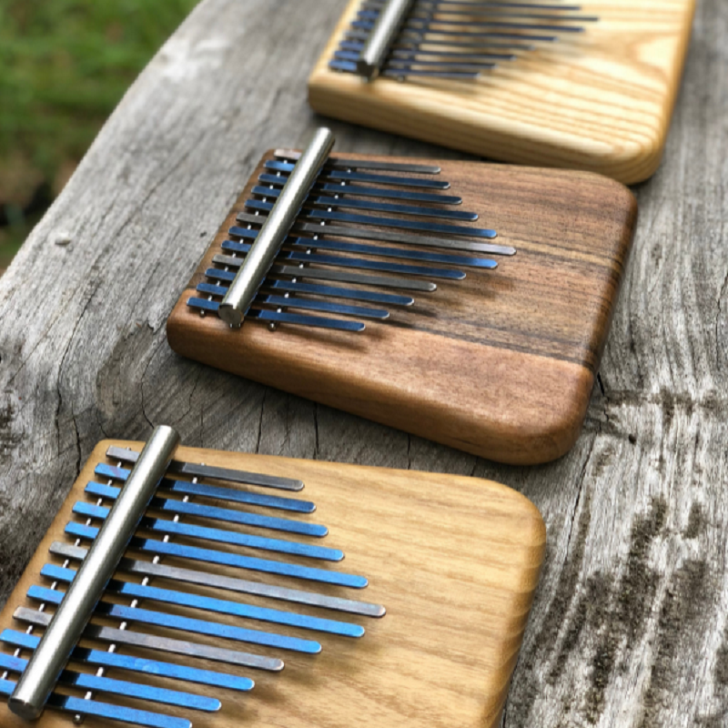 Đàn Kalimba nguyên khối với trong vang Đàn Kalimba nguyên khối với trong vang