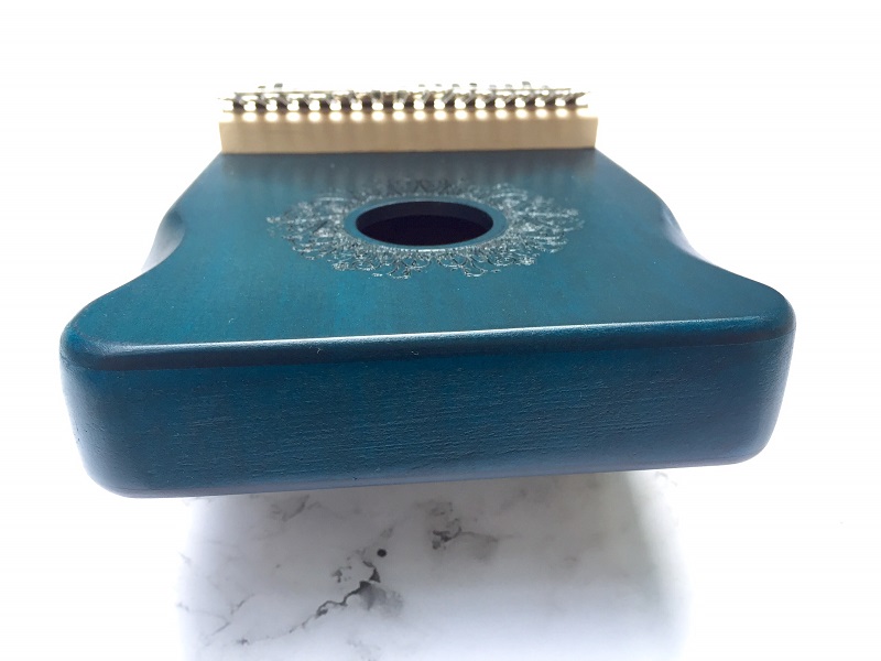 Đàn Kalimba 17 Phím Gỗ Mahogany Viền Đậm Bo Góc Classic XinZheng KaLinh Đàn Kalimba 17 Phím Gỗ Mahogany Viền Đậm Bo Góc Classic XinZheng KaLinh