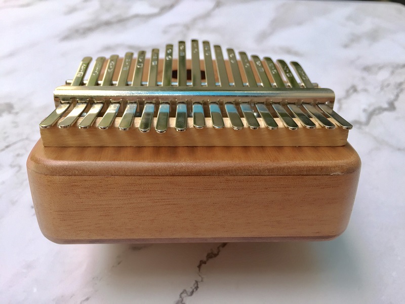 Đàn Kalimba 17 Phím Gỗ Mahogany Bo Góc Classic XinZheng KaLinh Đàn Kalimba 17 Phím Gỗ Mahogany Bo Góc Classic XinZheng KaLinh