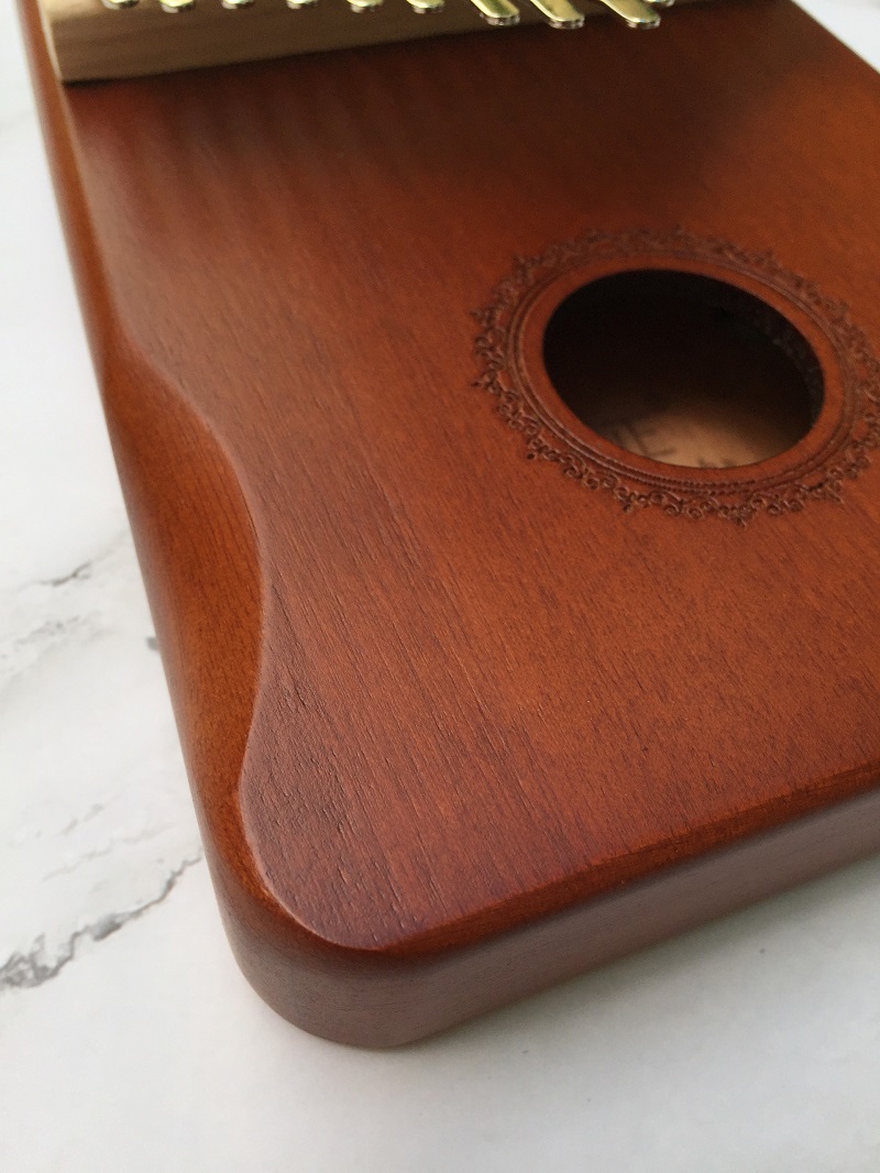 Đàn Kalimba Bo Góc 17 Phím Gỗ Classic Đàn Kalimba 17 Phím Gỗ Mahogany Bo Góc Classic XinZheng KaLinh