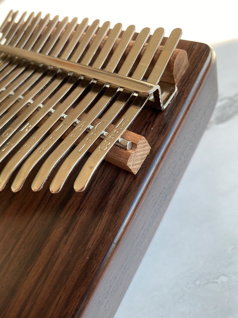 Đàn Kalimba 17 Phím Gỗ Hoa Hồng Classic Andrew KaLinh Đàn Kalimba 17 Phím Gỗ Hoa Hồng Classic Andrew KaLinh
