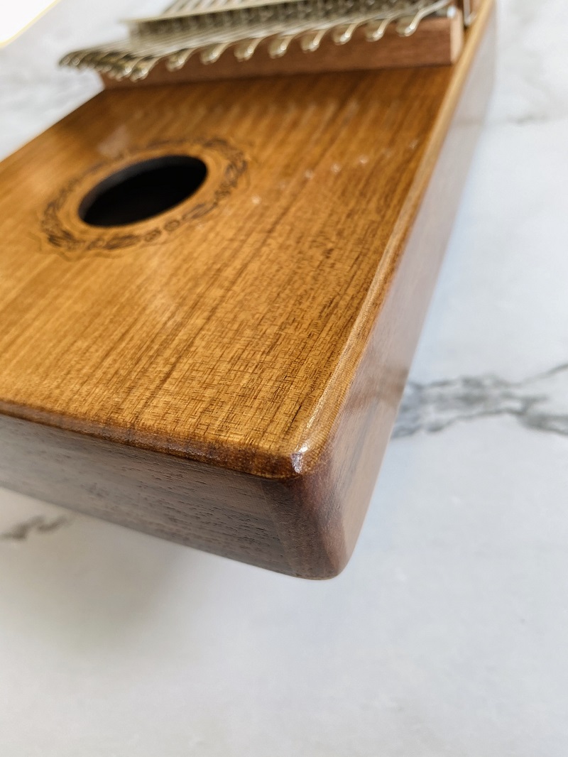 Đàn Kalimba 17 Phím Gỗ Óc Chó Classic Walnut KaLinh Đàn Kalimba 17 Phím Gỗ Óc Chó Classic Walnut KaLinh