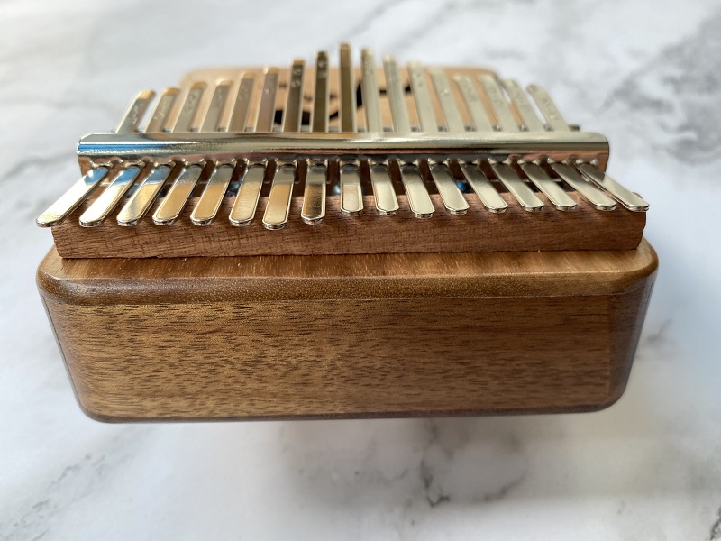 Đàn Kalimba 17 Phím Gỗ Mahogany Hươu Cao Cổ Classic KaLinh Đàn Kalimba 17 Phím Gỗ Mahogany Hươu Cao Cổ Classic KaLinh
