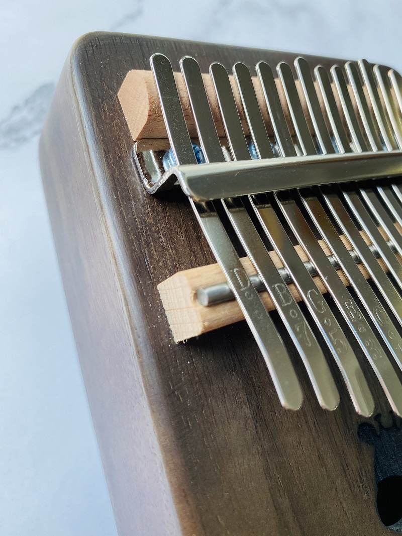 Đàn Kalimba 17 Phím Gỗ Mahogany Hươu Nâu Classic KaLinh Đàn Kalimba 17 Phím Gỗ Mahogany Hươu Nâu Classic KaLinh