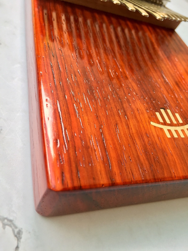 Đàn Kalimba 17 Phím Gỗ Nguyên Khối Hoa Lê Đỏ KaLinh Đàn Kalimba 17 Phím Gỗ Nguyên Khối Hoa Lê Đỏ KaLinh