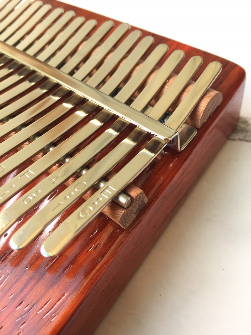 Đàn Kalimba 17 Phím Gỗ Nguyên Khối Hoa Lê Đỏ KaLinh Đàn Kalimba 17 Phím Gỗ Nguyên Khối Hoa Lê Đỏ KaLinh