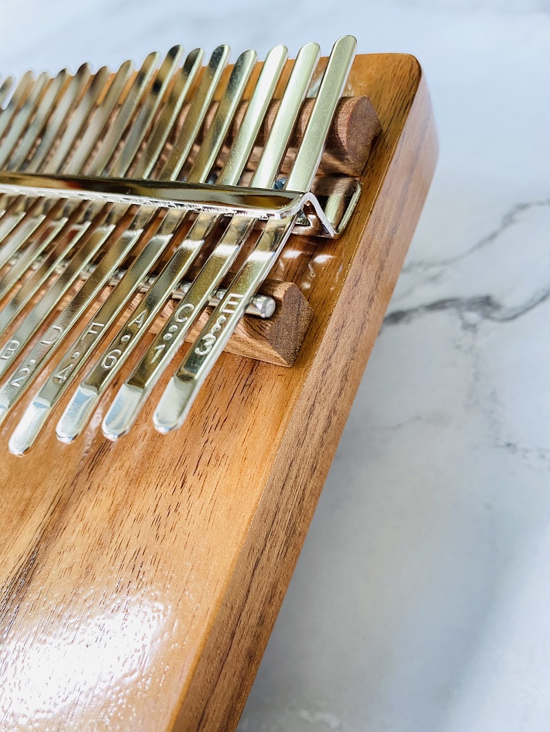 Đàn Kalimba 17 Phím Gỗ Keo Acacia Nguyên Khối KaLinh Đàn Kalimba 17 Phím Gỗ Keo Acacia Nguyên Khối KaLinh