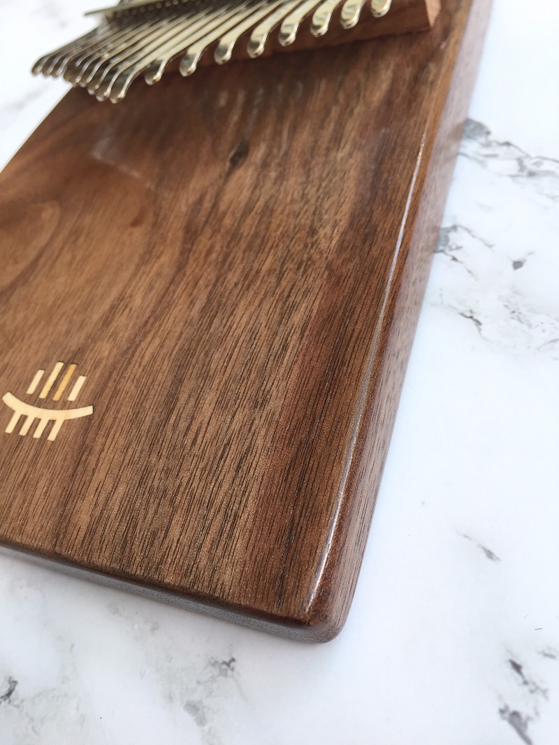 Đàn Kalimba 17 Phím Gỗ Nguyên Khối Walnut KaLinh Đàn Kalimba 17 Phím Gỗ Nguyên Khối Walnut KaLinh