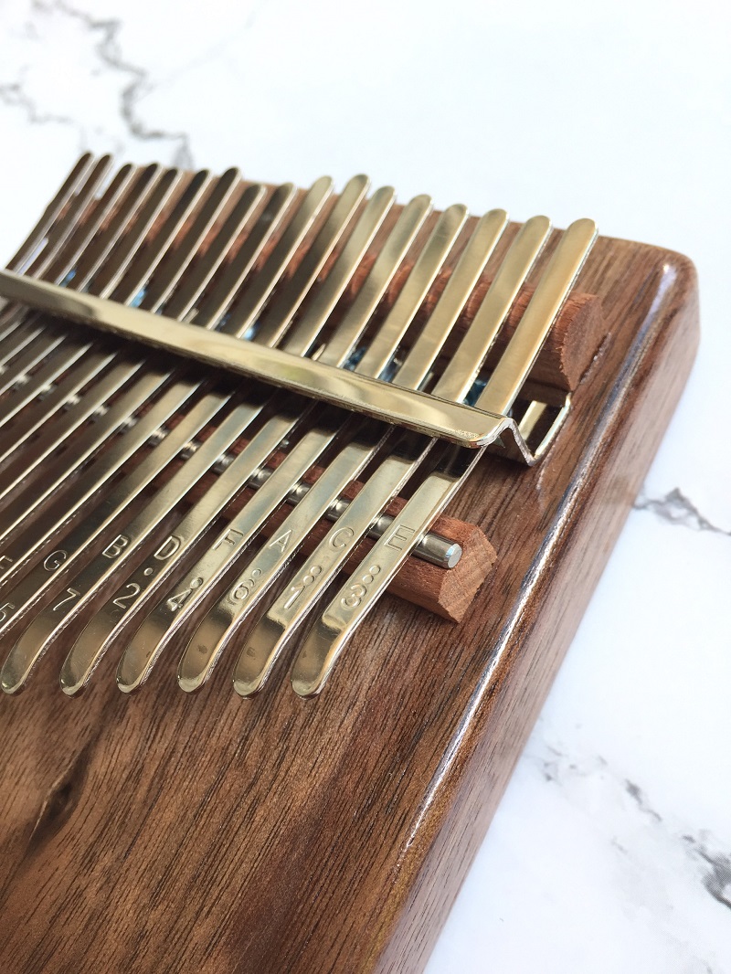 Đàn Kalimba 17 Phím Gỗ Nguyên Khối Walnut KaLinh Đàn Kalimba 17 Phím Gỗ Nguyên Khối Walnut KaLinh