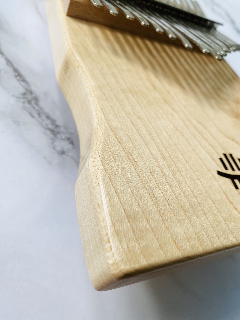Đàn Kalimba 17 Phím Nguyên Khối Bo Gỗ Phong Kalinh Đàn Kalimba 17 Phím Nguyên Khối Bo Gỗ Phong Kalinh