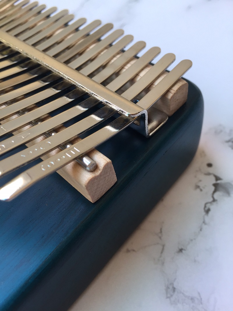 Đàn Kalimba 17 Phím Gỗ Mahogany Bo Góc Classic XinZheng KaLinh Đàn Kalimba 17 Phím Gỗ Mahogany Bo Góc Classic XinZheng KaLinh