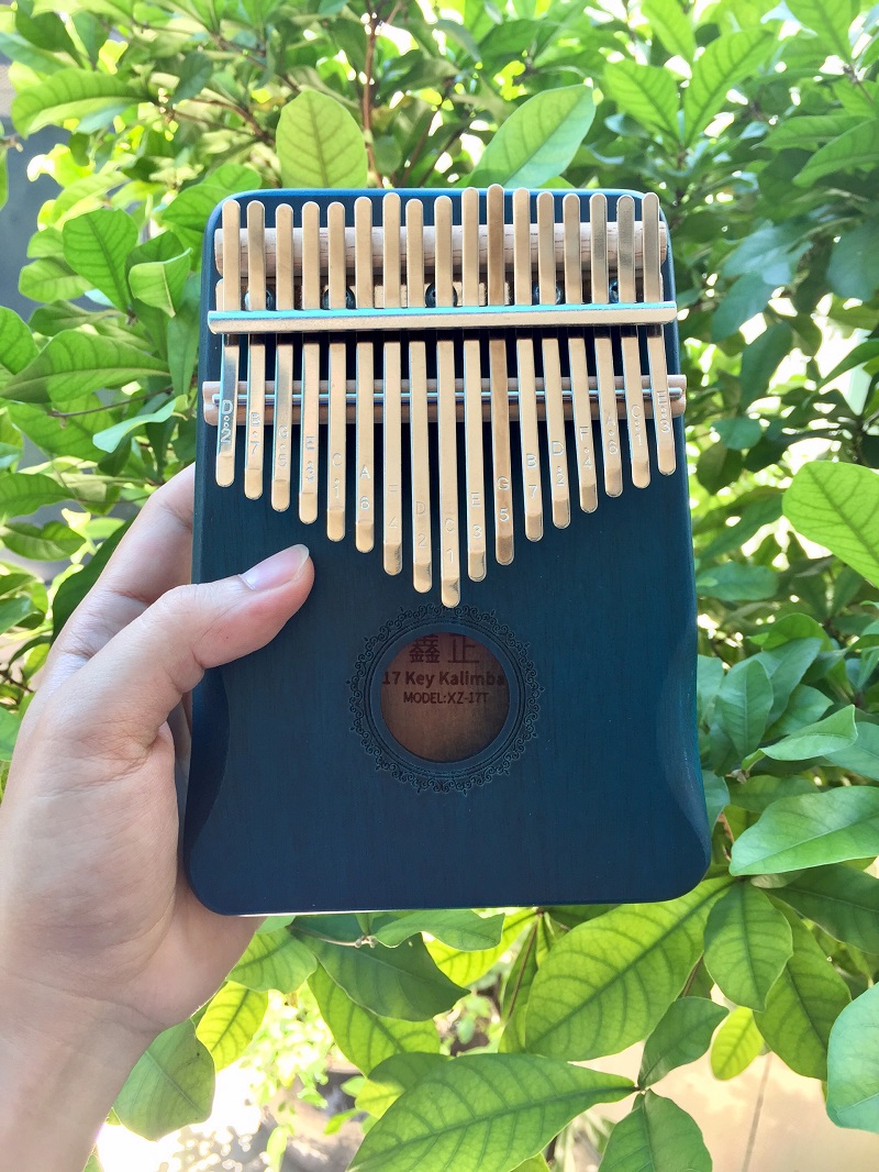Đàn Kalimba 17 Phím Gỗ Mahogany Bo Góc Classic XinZheng KaLinh Đàn Kalimba 17 Phím Gỗ Mahogany Bo Góc Classic XinZheng KaLinh