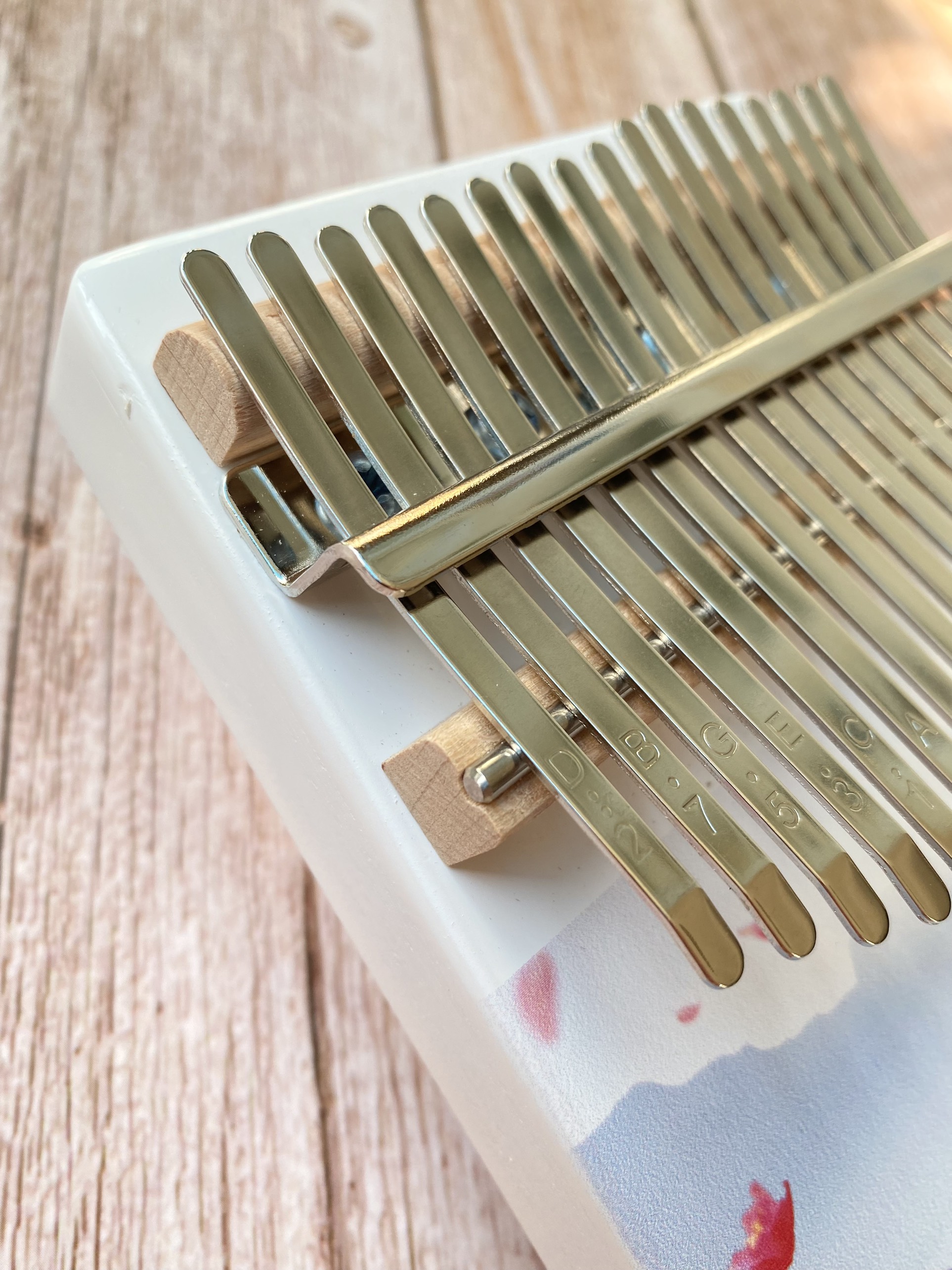 Đàn Kalimba 17 Phím Nguyên Khối Art KaLinh Thuyền Trắng Đàn Kalimba 17 Phím Nguyên Khối Art KaLinh Thuyền Trắng