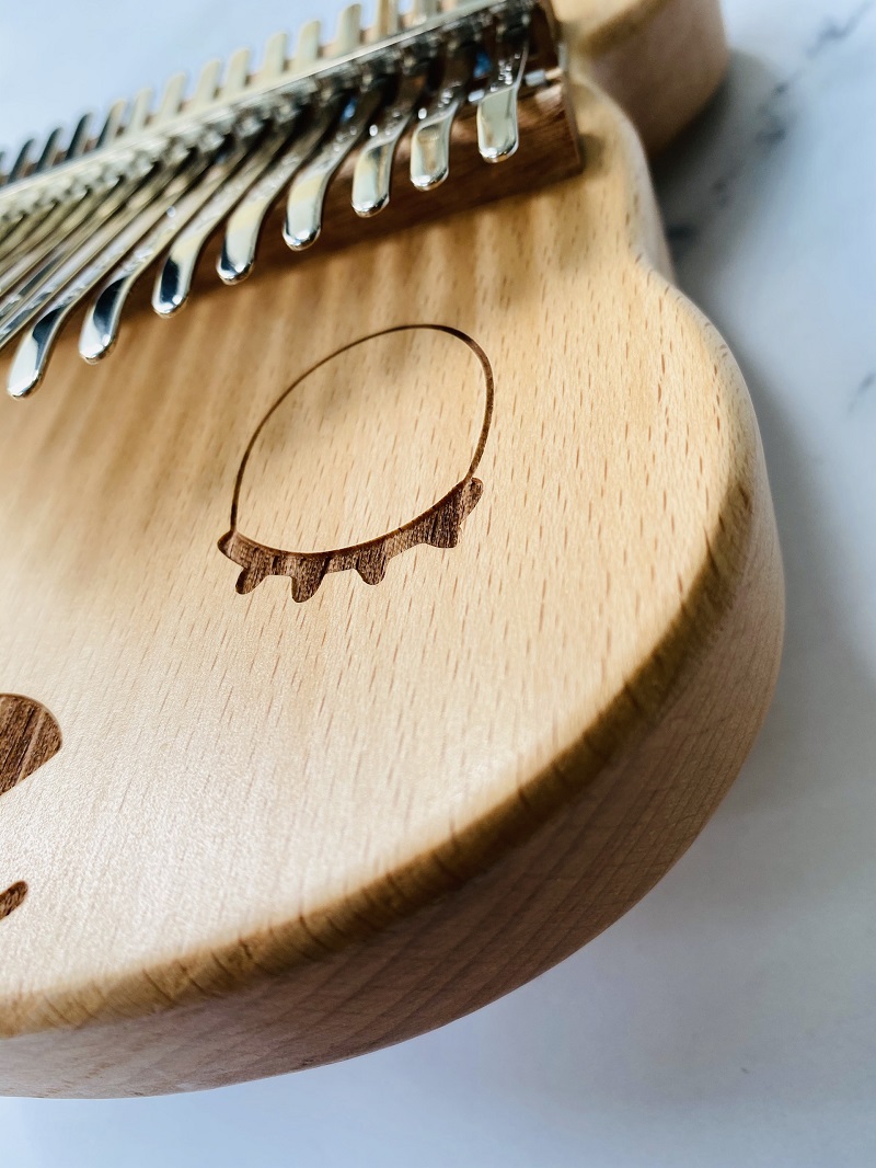 Đàn Kalimba 17 Phím Gỗ Mahogany Nguyên Khối Hươu KaLinh Đàn Kalimba 17 Phím Gỗ Mahogany Nguyên Khối Hươu KaLinh