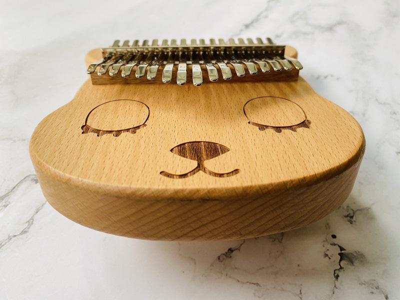 Đàn Kalimba 17 Phím Gỗ Mahogany Nguyên Khối Hươu KaLinh Đàn Kalimba 17 Phím Gỗ Mahogany Nguyên Khối Hươu KaLinh