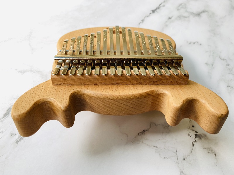 Đàn Kalimba 17 Phím Gỗ Mahogany Nguyên Khối Hươu KaLinh Đàn Kalimba 17 Phím Gỗ Mahogany Nguyên Khối Hươu KaLinh