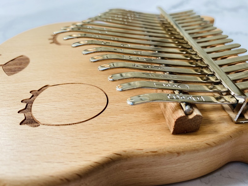 Đàn Kalimba 17 Phím Gỗ Mahogany Nguyên Khối Hươu KaLinh Đàn Kalimba 17 Phím Gỗ Mahogany Nguyên Khối Hươu KaLinh