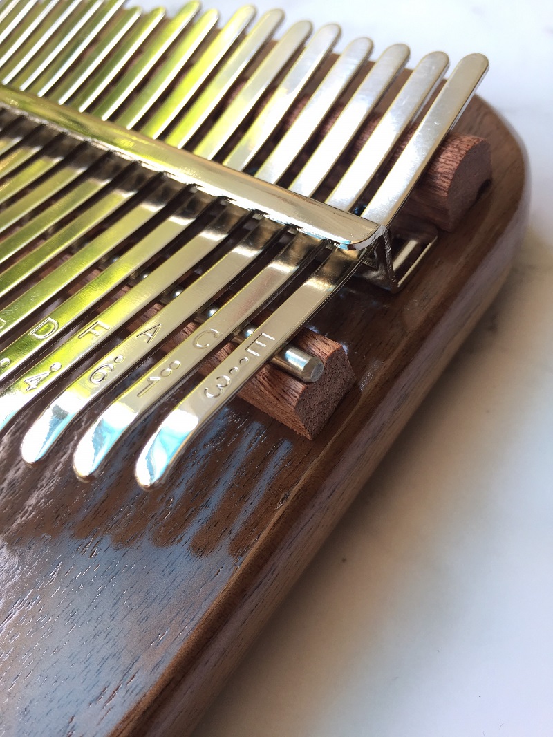 Đàn Kalimba 21 Phím Gỗ Nguyên Khối Walnut KaLinh Đàn Kalimba 21 Phím Gỗ Nguyên Khối Walnut KaLinh