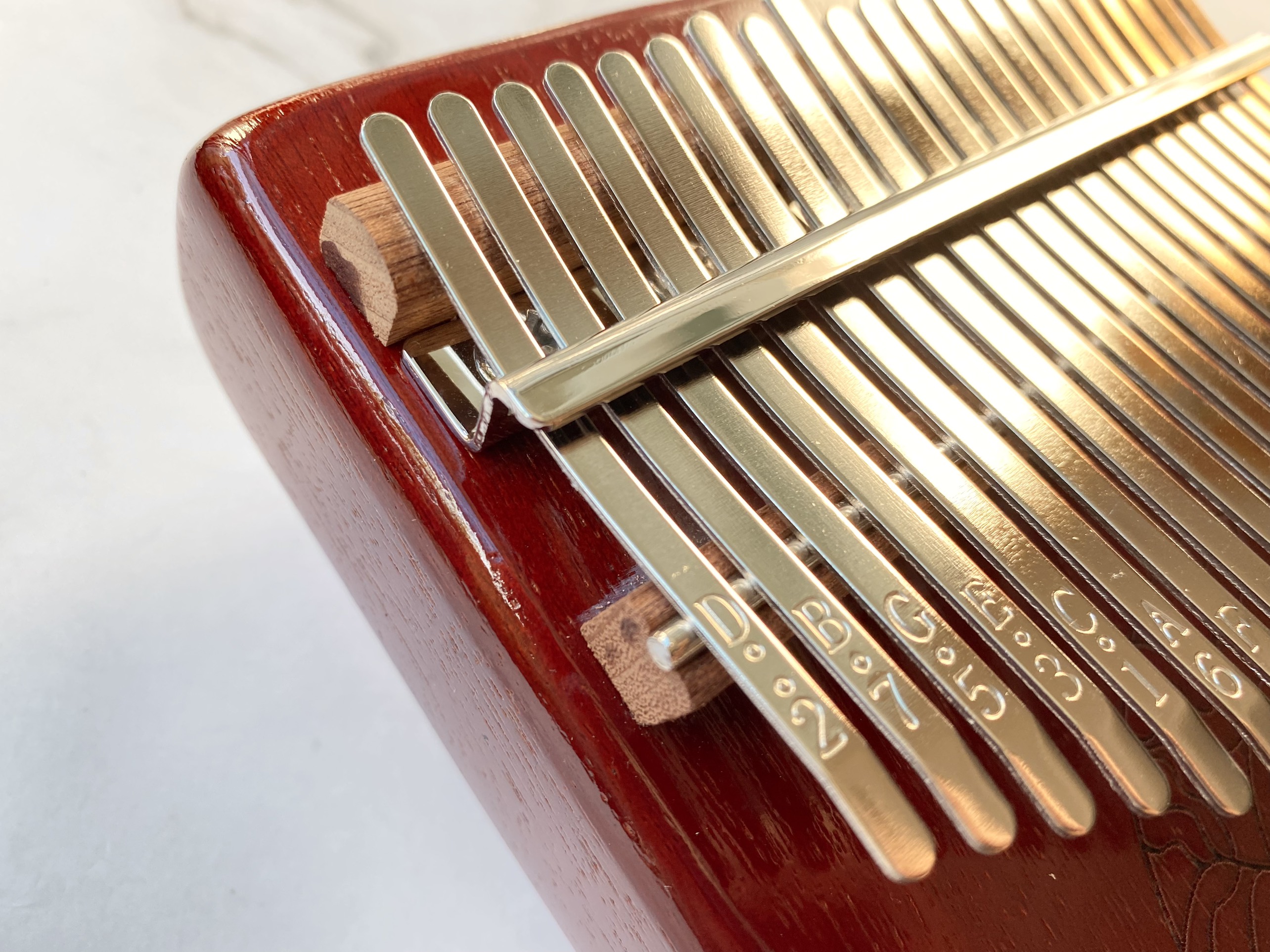 Đàn Kalimba 21 Phím Sen Huashu Mahogany Đỏ Classic Bo Đàn Kalimba 21 Phím Sen Huashu Mahogany Đỏ Classic Bo