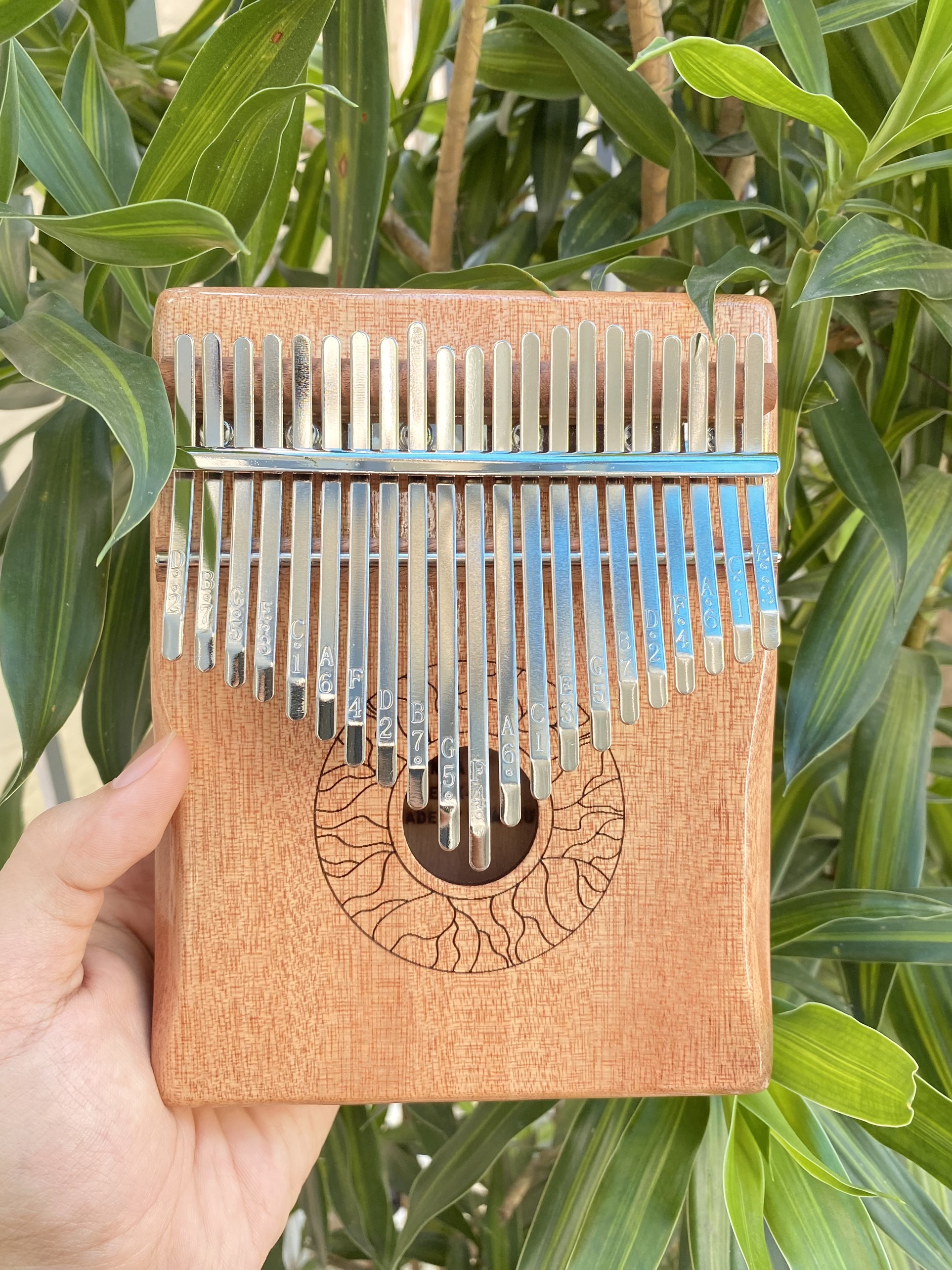 Đàn Kalimba Huashu Classic Gỗ Mahogany Nâu Sáng 21 Phím Đàn Kalimba Huashu Classic Gỗ Mahogany Nâu Sáng 21 Phím
