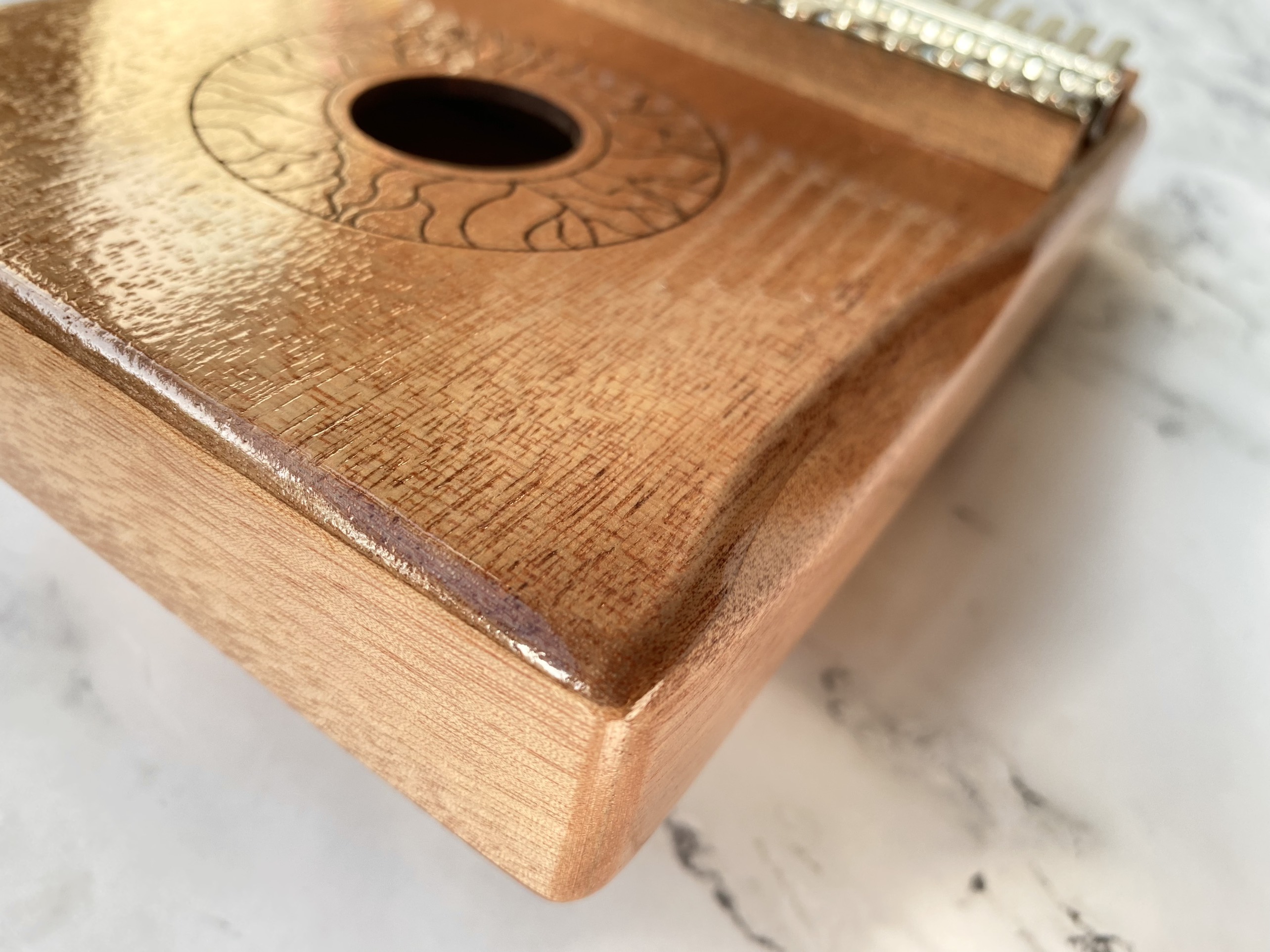 Đàn Kalimba Huashu Classic Gỗ Mahogany Nâu Sáng 21 Phím Đàn Kalimba Huashu Classic Gỗ Mahogany Nâu Sáng 21 Phím