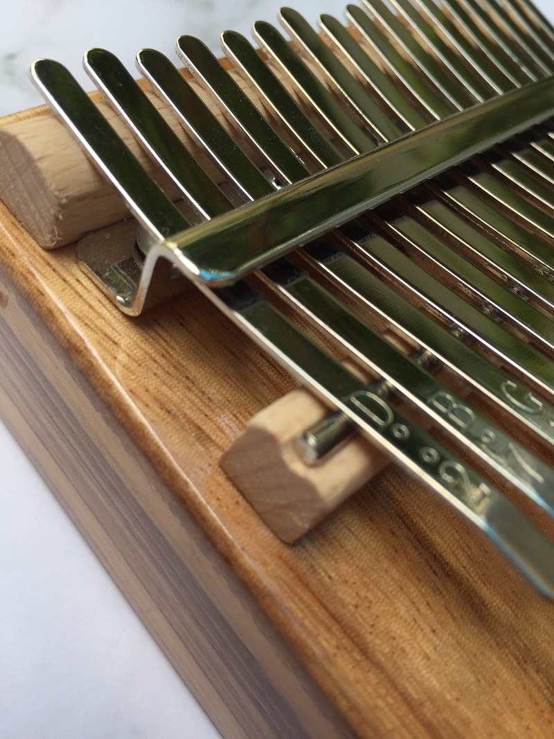 Đàn Kalimba 17 Phím Gỗ Mun Ebony Âm Đáy Vũ Công Purm KaLinh Đàn Kalimba 17 Phím Gỗ Mun Ebony Âm Đáy Vũ Công Purm KaLinh