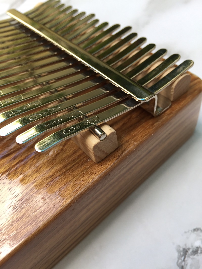 Đàn Kalimba 17 Phím Gỗ Mun Ebony Âm Đáy Vũ Công Purm KaLinh Đàn Kalimba 17 Phím Gỗ Mun Ebony Âm Đáy Vũ Công Purm KaLinh