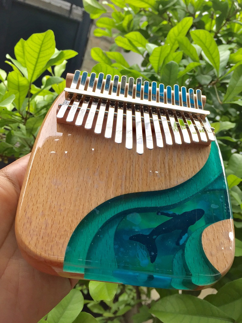 Đàn Kalimba 17 Phím Gỗ Sồi Cá Xanh KaLinh Đàn Kalimba 17 Phím Gỗ Sồi Cá Xanh KaLinh