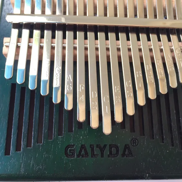Đàn Kalimba 17 Phím Gỗ Mahogany Radio Xanh KaLinh